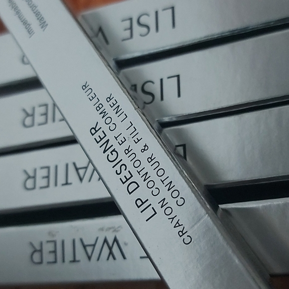 Lip designer retractable fill contour liner waterproof bundle X9 total - Picture 5 of 9